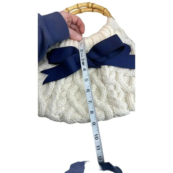 Chunky Hand Knit Cream with Navy Bow Coquette Girl Style Top Handle Handbag - Picture 9 of 11